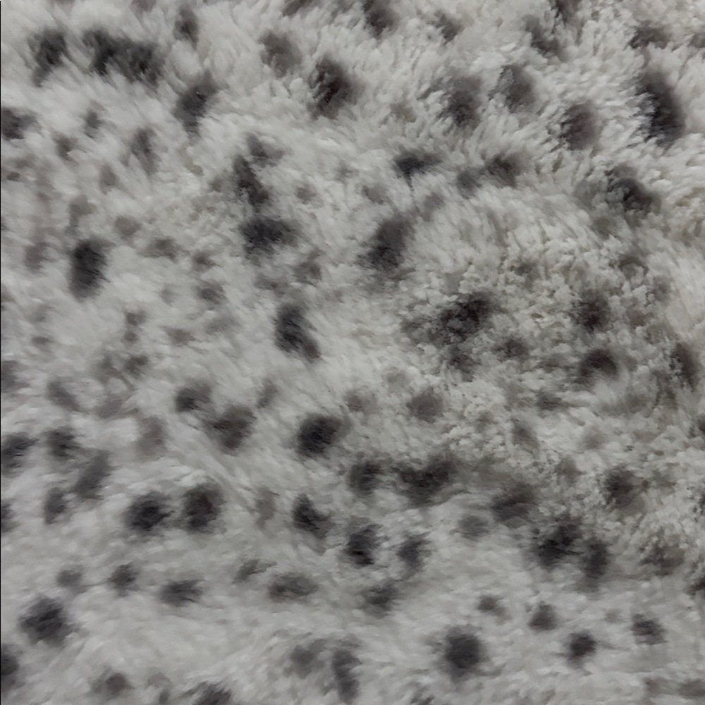 Faux Fur Rug white and gray - Picture 2 of 4